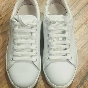 Authentic Burberry Uniform Optic White 38.5